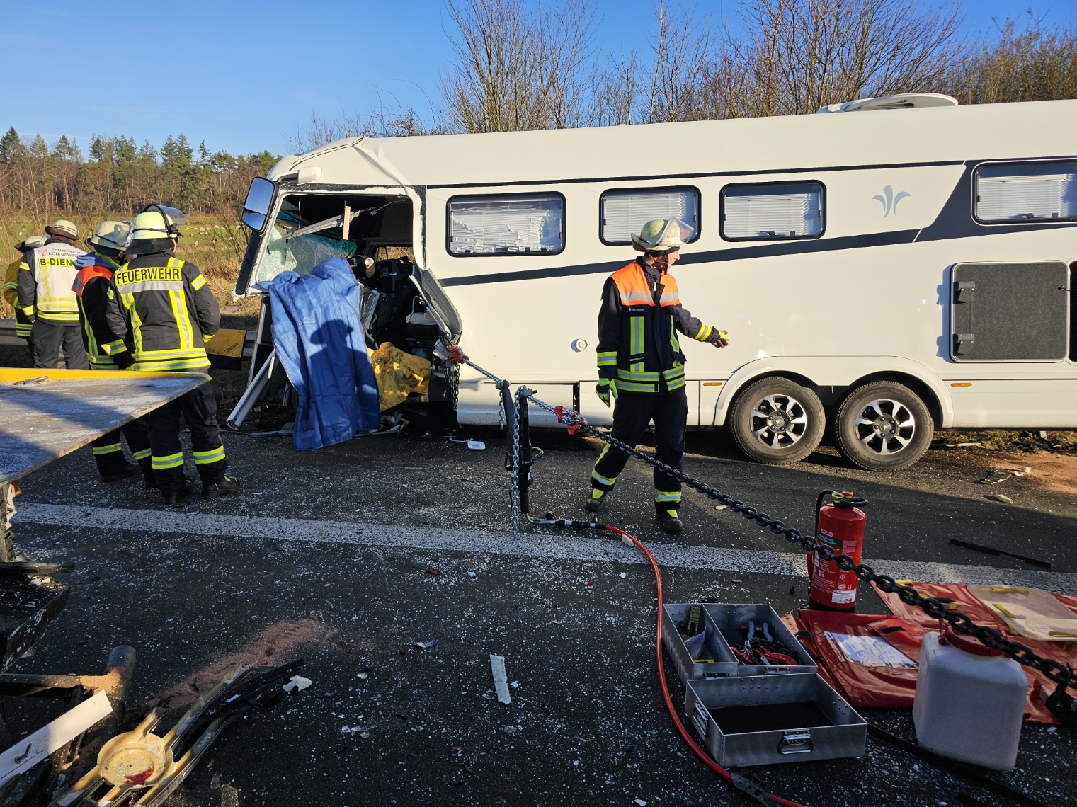 Königswinter: 5 Verletzte bei schwerem Verkehrsunfall am Stauende auf A3